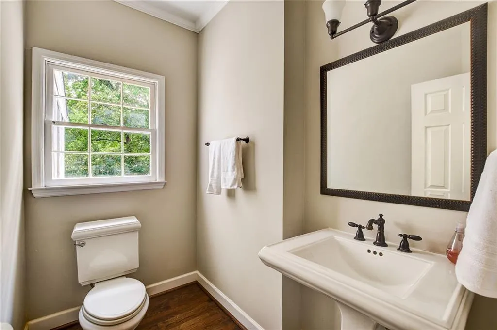 165 Zeblin Road, Sandy Springs, Georgia 30342, 4 Bedrooms Bedrooms, ,3 BathroomsBathrooms,Residential,Sold,165 Zeblin Road,6929067