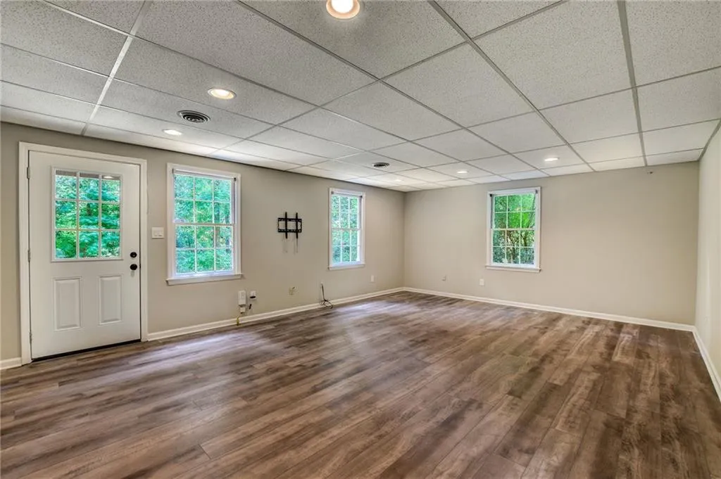 165 Zeblin Road, Sandy Springs, Georgia 30342, 4 Bedrooms Bedrooms, ,3 BathroomsBathrooms,Residential,Sold,165 Zeblin Road,6929067