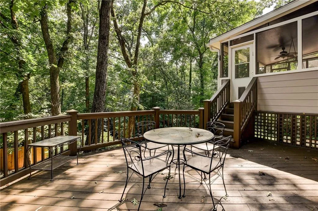 165 Zeblin Road, Sandy Springs, Georgia 30342, 4 Bedrooms Bedrooms, ,3 BathroomsBathrooms,Residential,Sold,165 Zeblin Road,6929067