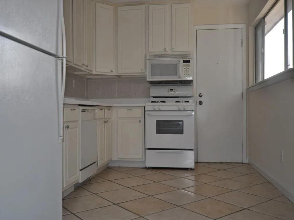 346 Carpenter Drive Unit 76, Sandy Springs, Georgia 30328, 2 Bedrooms Bedrooms, ,2 BathroomsBathrooms,Residential,Sold,346 Carpenter Drive Unit 76,5939879