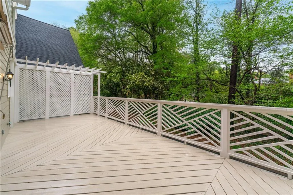 53 Paces West Drive Nw, Atlanta, Georgia 30327, 3 Bedrooms Bedrooms, ,3 BathroomsBathrooms,Residential,For Sale,53 Paces West Drive Nw,7552585