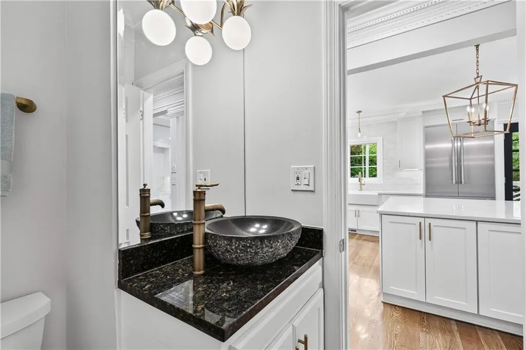53 Paces West Drive Nw, Atlanta, Georgia 30327, 3 Bedrooms Bedrooms, ,3 BathroomsBathrooms,Residential,For Sale,53 Paces West Drive Nw,7552585