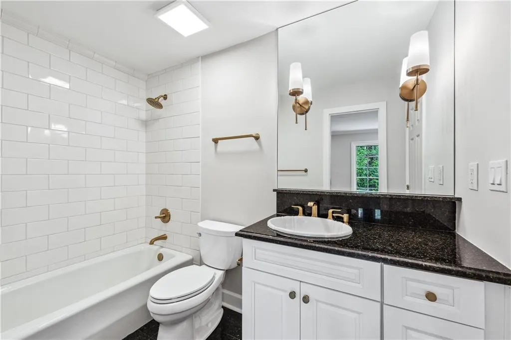 53 Paces West Drive Nw, Atlanta, Georgia 30327, 3 Bedrooms Bedrooms, ,3 BathroomsBathrooms,Residential,For Sale,53 Paces West Drive Nw,7552585