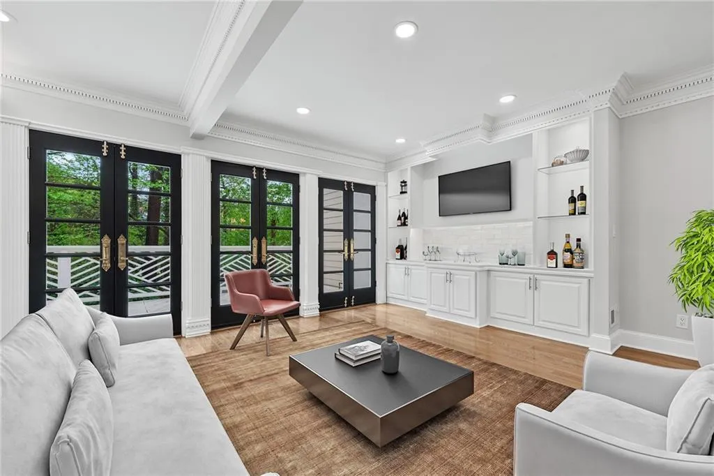 53 Paces West Drive Nw, Atlanta, Georgia 30327, 3 Bedrooms Bedrooms, ,3 BathroomsBathrooms,Residential,For Sale,53 Paces West Drive Nw,7552585