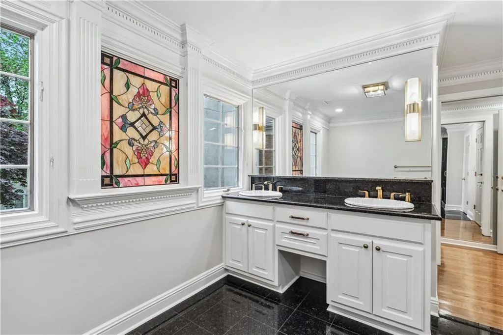 53 Paces West Drive Nw, Atlanta, Georgia 30327, 3 Bedrooms Bedrooms, ,3 BathroomsBathrooms,Residential,For Sale,53 Paces West Drive Nw,7552585