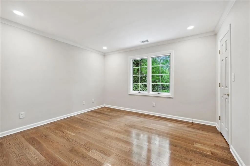 53 Paces West Drive Nw, Atlanta, Georgia 30327, 3 Bedrooms Bedrooms, ,3 BathroomsBathrooms,Residential,For Sale,53 Paces West Drive Nw,7552585