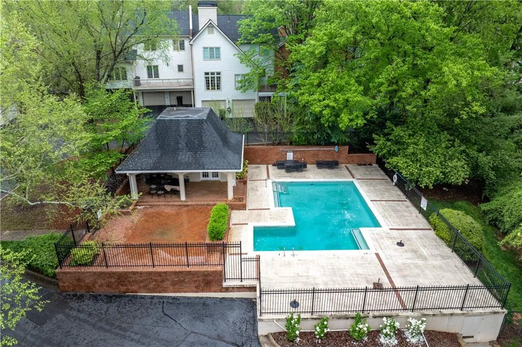 53 Paces West Drive Nw, Atlanta, Georgia 30327, 3 Bedrooms Bedrooms, ,3 BathroomsBathrooms,Residential,For Sale,53 Paces West Drive Nw,7552585