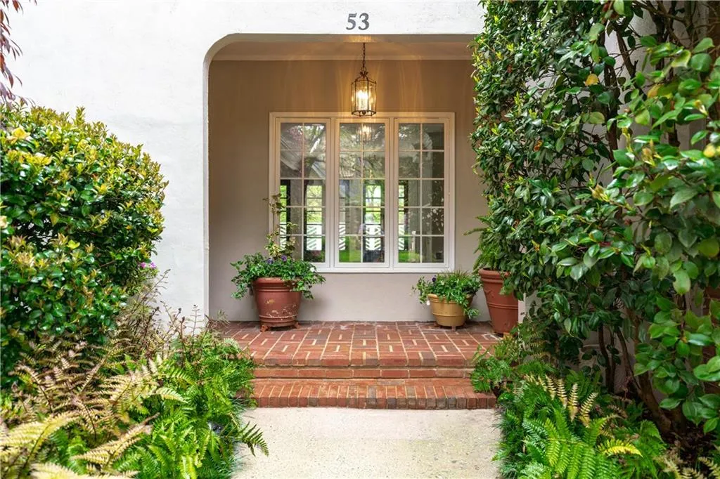 53 Paces West Drive Nw, Atlanta, Georgia 30327, 3 Bedrooms Bedrooms, ,3 BathroomsBathrooms,Residential,For Sale,53 Paces West Drive Nw,7552585