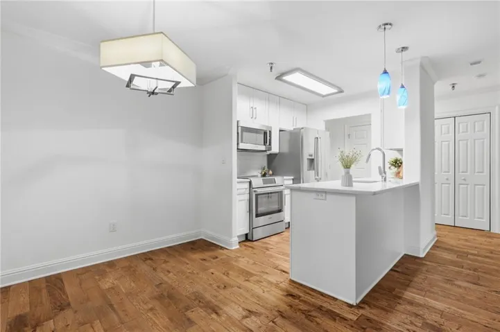 WELCOME!  Let's go check out this BEAUTIFULLY RENOVATED CONDO!