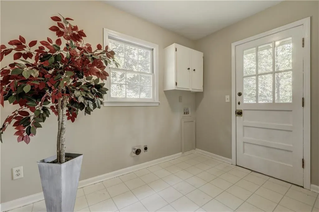 1155 Old Woodbine Road, Sandy Springs, Georgia 30319, 4 Bedrooms Bedrooms, ,2 BathroomsBathrooms,Residential,Sold,1155 Old Woodbine Road,6073890