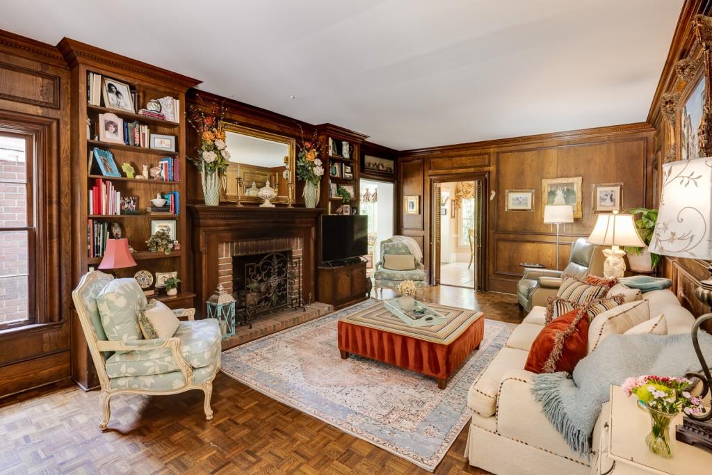 222 Burdette Road, Sandy Springs, Georgia 30327, 5 Bedrooms Bedrooms, ,4 BathroomsBathrooms,Residential,Sold,222 Burdette Road,7224206