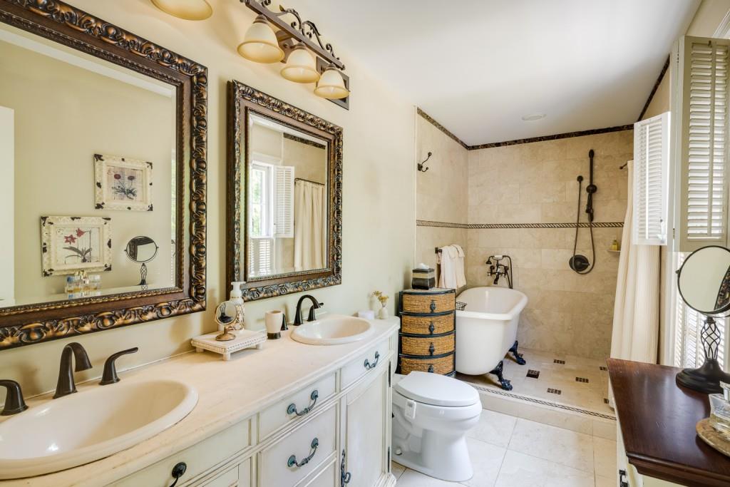 222 Burdette Road, Sandy Springs, Georgia 30327, 5 Bedrooms Bedrooms, ,4 BathroomsBathrooms,Residential,Sold,222 Burdette Road,7224206