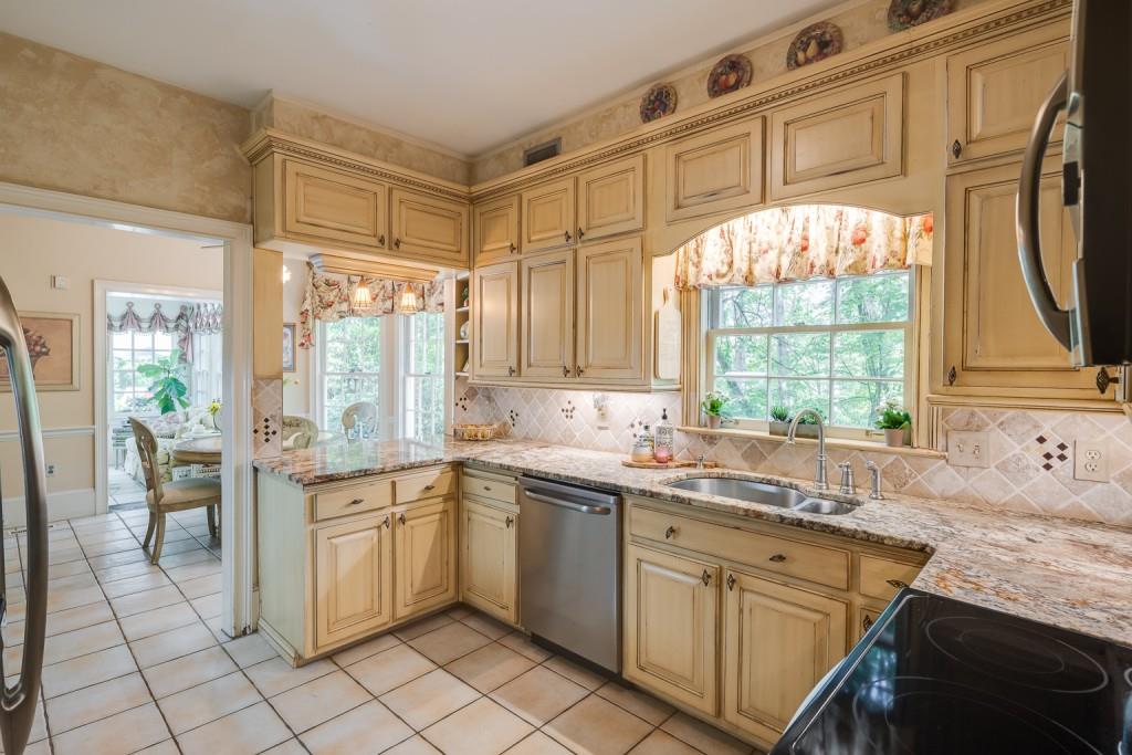 222 Burdette Road, Sandy Springs, Georgia 30327, 5 Bedrooms Bedrooms, ,4 BathroomsBathrooms,Residential,Sold,222 Burdette Road,7224206