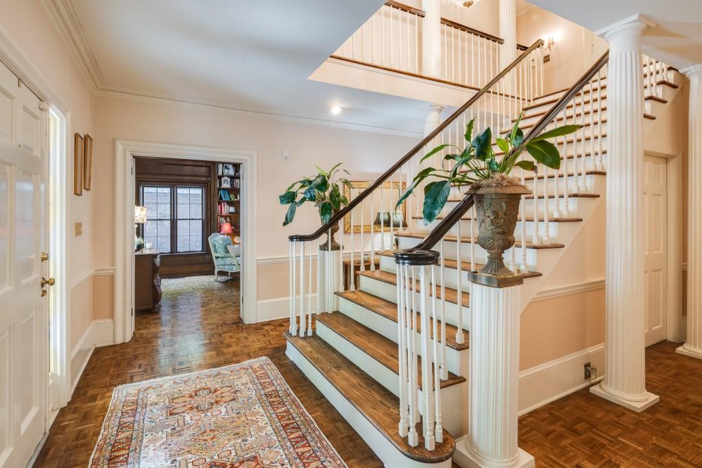 222 Burdette Road, Sandy Springs, Georgia 30327, 5 Bedrooms Bedrooms, ,4 BathroomsBathrooms,Residential,Sold,222 Burdette Road,7224206