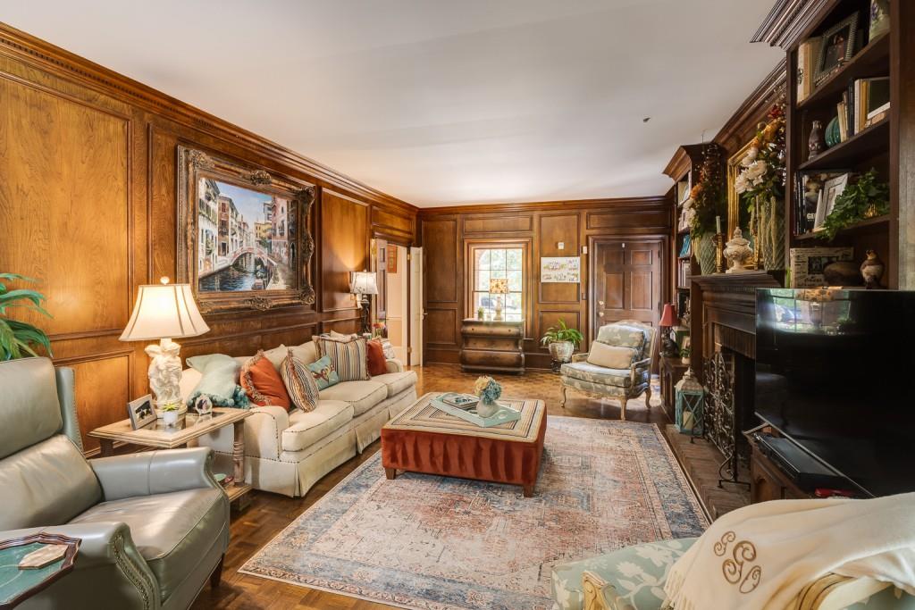 222 Burdette Road, Sandy Springs, Georgia 30327, 5 Bedrooms Bedrooms, ,4 BathroomsBathrooms,Residential,Sold,222 Burdette Road,7224206