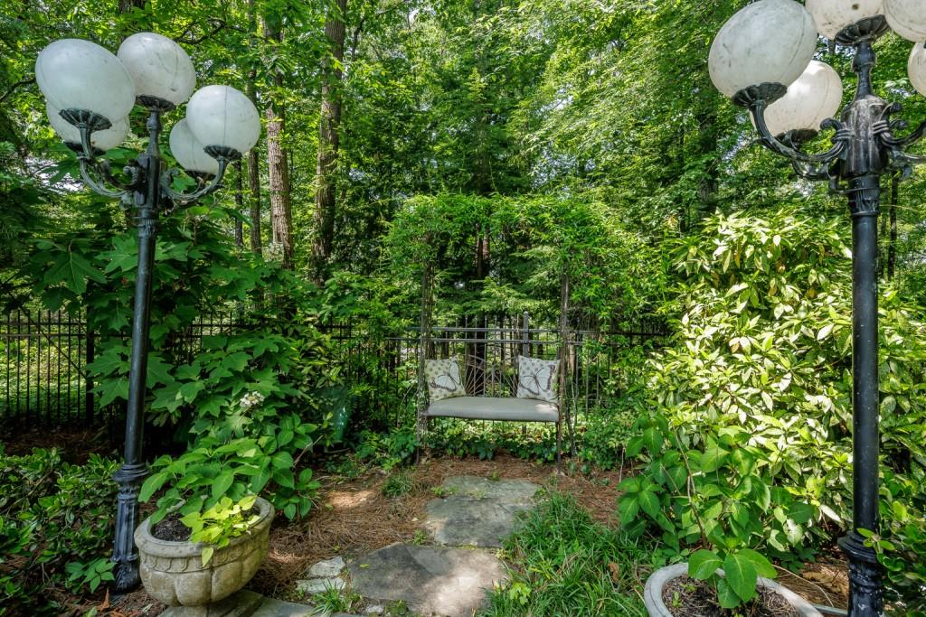 222 Burdette Road, Sandy Springs, Georgia 30327, 5 Bedrooms Bedrooms, ,4 BathroomsBathrooms,Residential,Sold,222 Burdette Road,7224206