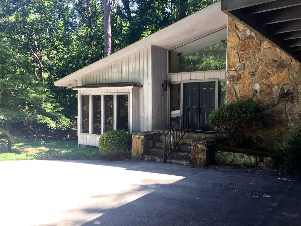 1215 Tynecastle Way, Sandy Springs, Georgia 30350, 4 Bedrooms Bedrooms, ,3 BathroomsBathrooms,Residential,Sold,1215 Tynecastle Way,5887717