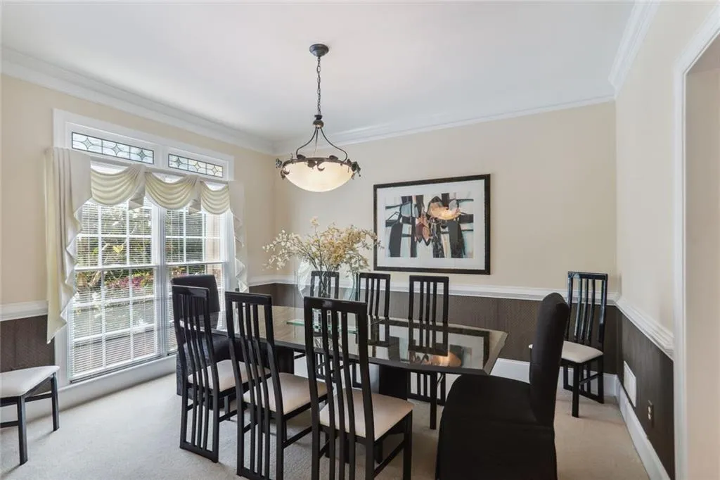 795 Spalding Heights Drive~ Dining Room is open to the Entrance Way and conveniently located off of the Kitchen and can accommodate a large dinner party.