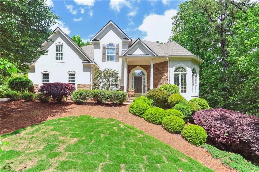 795 Spalding Heights Drive~ This floor plan offers 4 bedrooms on the Upper Level, 3 full bathrooms on the Upper Level, and an office with a powder on the Main Level. The Terrace Level features a huge recreational room and a finished, full bathroom.