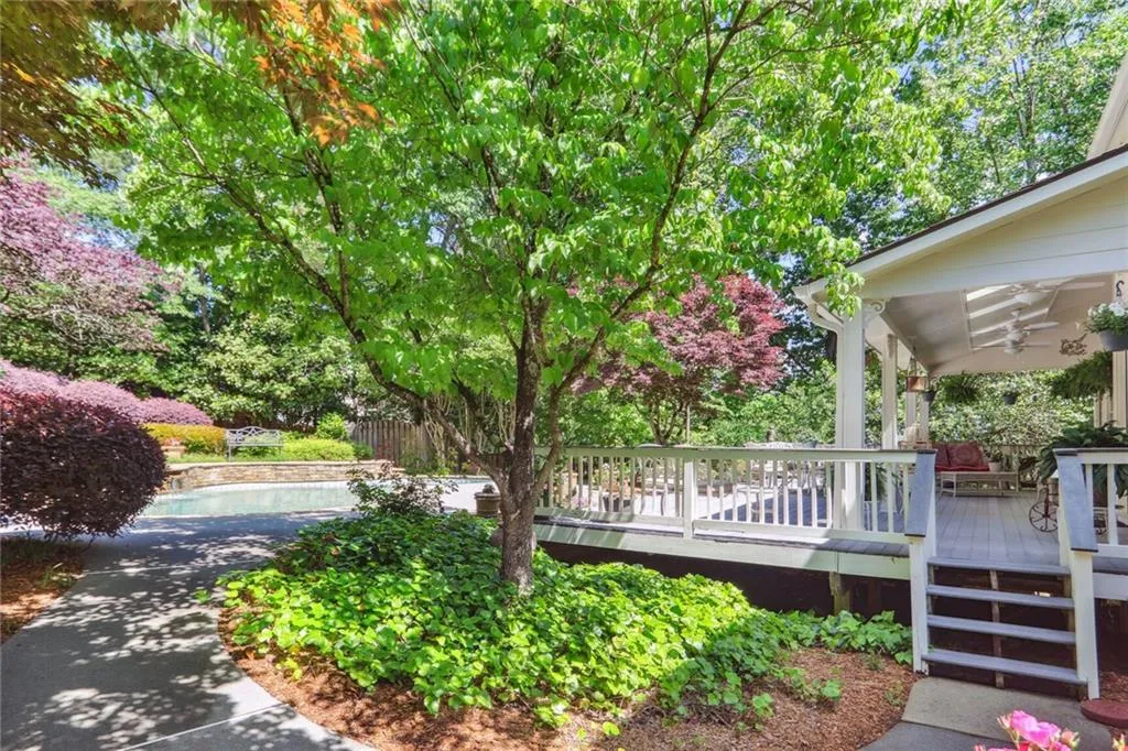 795 Spalding Heights Drive~ Trex decking withstands the test of time.