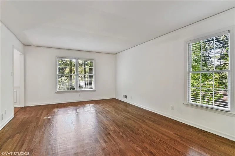 300 W Spalding Drive, Sandy Springs, Georgia 30328, 4 Bedrooms Bedrooms, ,3 BathroomsBathrooms,Residential,Sold,300 W Spalding Drive,6797111