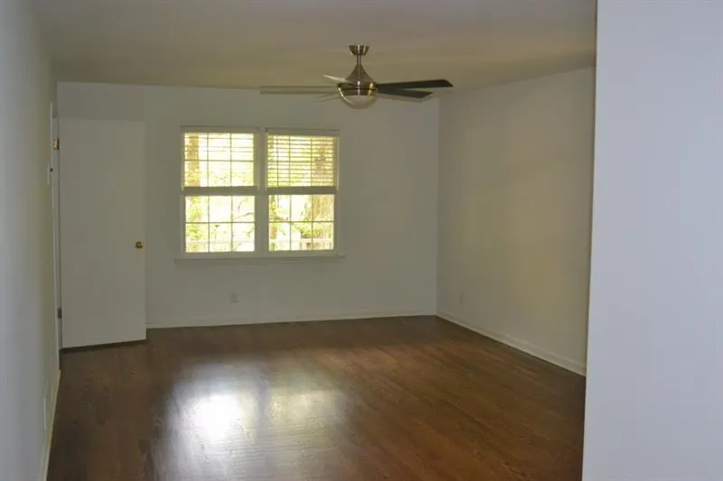 300 W Spalding Drive, Sandy Springs, Georgia 30328, 4 Bedrooms Bedrooms, ,3 BathroomsBathrooms,Residential,Sold,300 W Spalding Drive,6797111