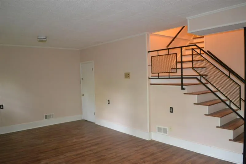 300 W Spalding Drive, Sandy Springs, Georgia 30328, 4 Bedrooms Bedrooms, ,3 BathroomsBathrooms,Residential,Sold,300 W Spalding Drive,6797111