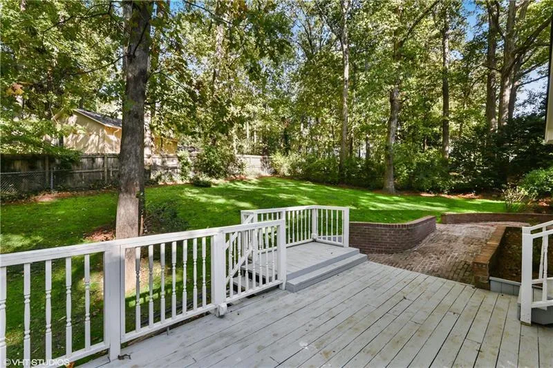 300 W Spalding Drive, Sandy Springs, Georgia 30328, 4 Bedrooms Bedrooms, ,3 BathroomsBathrooms,Residential,Sold,300 W Spalding Drive,6797111