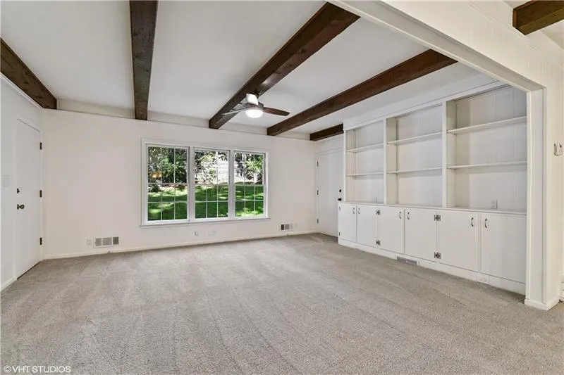 300 W Spalding Drive, Sandy Springs, Georgia 30328, 4 Bedrooms Bedrooms, ,3 BathroomsBathrooms,Residential,Sold,300 W Spalding Drive,6797111