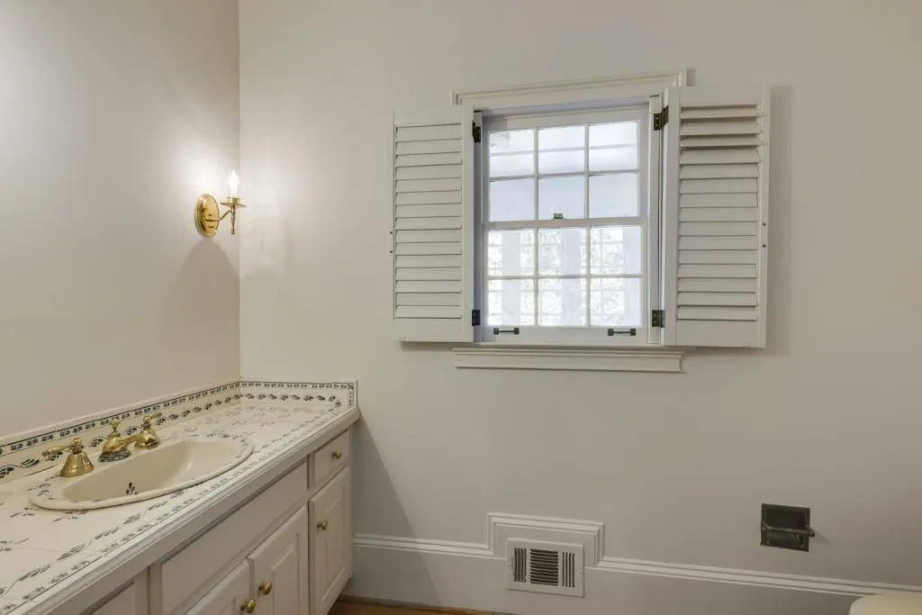 270 Grapevine Run, Sandy Springs, Georgia 30350, 7 Bedrooms Bedrooms, ,4 BathroomsBathrooms,Residential,Sold,270 Grapevine Run,7529792