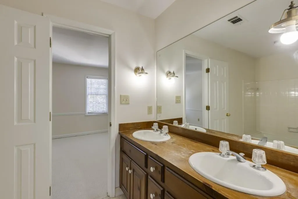 270 Grapevine Run, Sandy Springs, Georgia 30350, 7 Bedrooms Bedrooms, ,4 BathroomsBathrooms,Residential,Sold,270 Grapevine Run,7529792