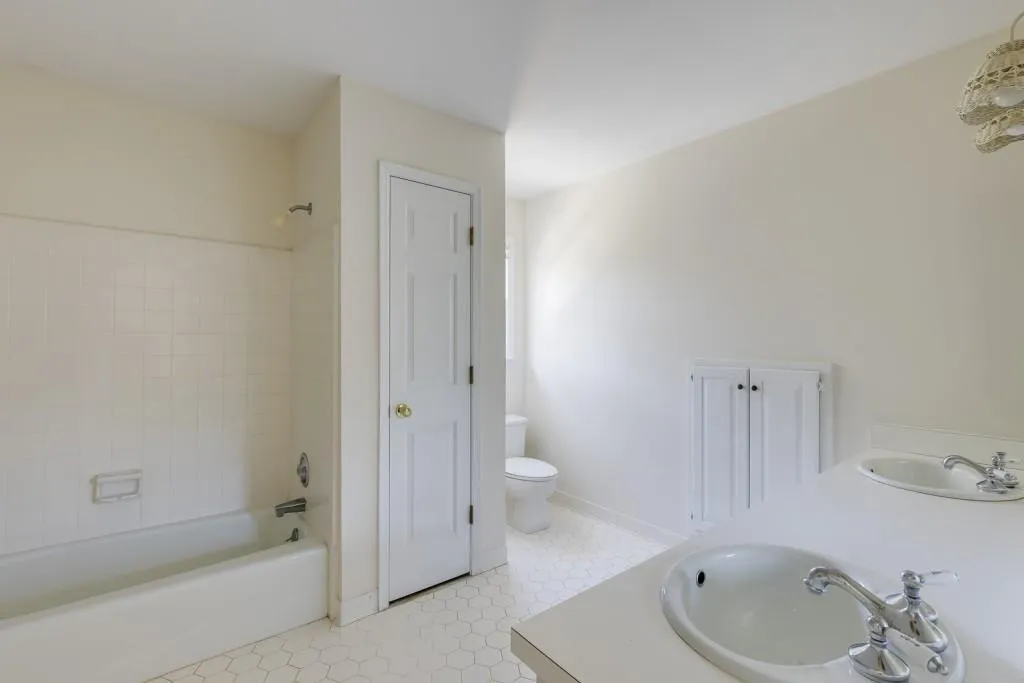 270 Grapevine Run, Sandy Springs, Georgia 30350, 7 Bedrooms Bedrooms, ,4 BathroomsBathrooms,Residential,Sold,270 Grapevine Run,7529792