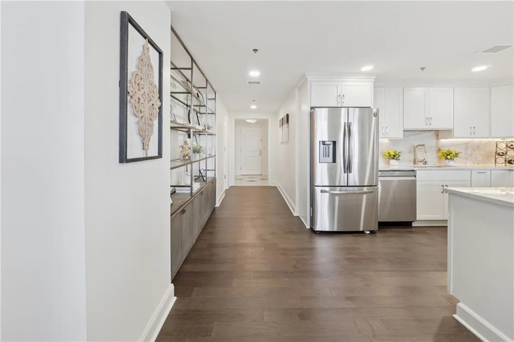 75 14th Street Ne Unit 3820, Atlanta, Georgia 30309, 2 Bedrooms Bedrooms, ,2 BathroomsBathrooms,Residential,Sold,75 14th Street Ne Unit 3820,7598789
