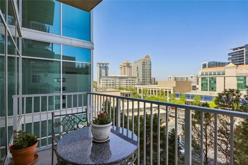250 Pharr Road Ne Unit 806, Atlanta, Georgia 30305, 1 Bedroom Bedrooms, ,1 BathroomBathrooms,Residential,For Sale,250 Pharr Road Ne Unit 806,7661621