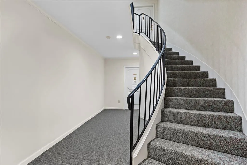 5400 Roswell Road Apt L6, Sandy Springs, Georgia 30342, 2 Bedrooms Bedrooms, 0 ,2 BathroomsBathrooms,Residential,For Sale,5400 Roswell Road Apt L6,7698271