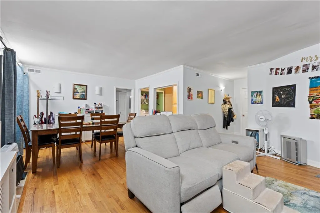 5400 Roswell Road Apt L6, Sandy Springs, Georgia 30342, 2 Bedrooms Bedrooms, ,2 BathroomsBathrooms,Residential,For Sale,5400 Roswell Road Apt L6,7698271