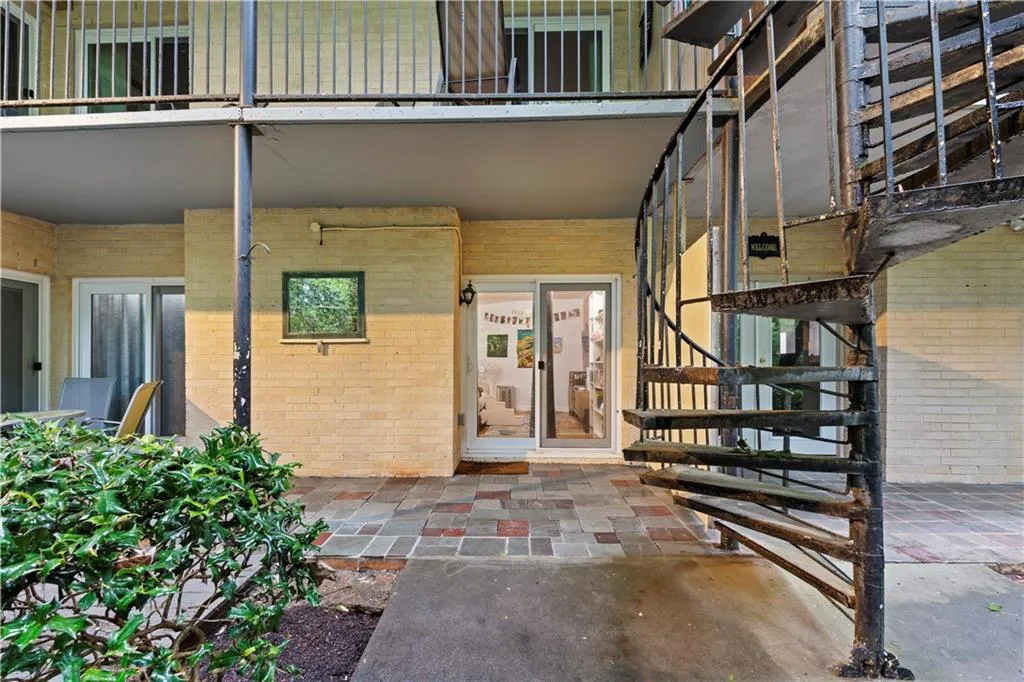 5400 Roswell Road Apt L6, Sandy Springs, Georgia 30342, 2 Bedrooms Bedrooms, ,2 BathroomsBathrooms,Residential,For Sale,5400 Roswell Road Apt L6,7698271