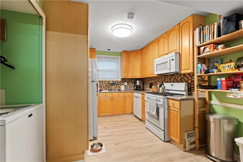 5400 Roswell Road Apt L6, Sandy Springs, Georgia 30342, 2 Bedrooms Bedrooms, ,2 BathroomsBathrooms,Residential,For Sale,5400 Roswell Road Apt L6,7698271