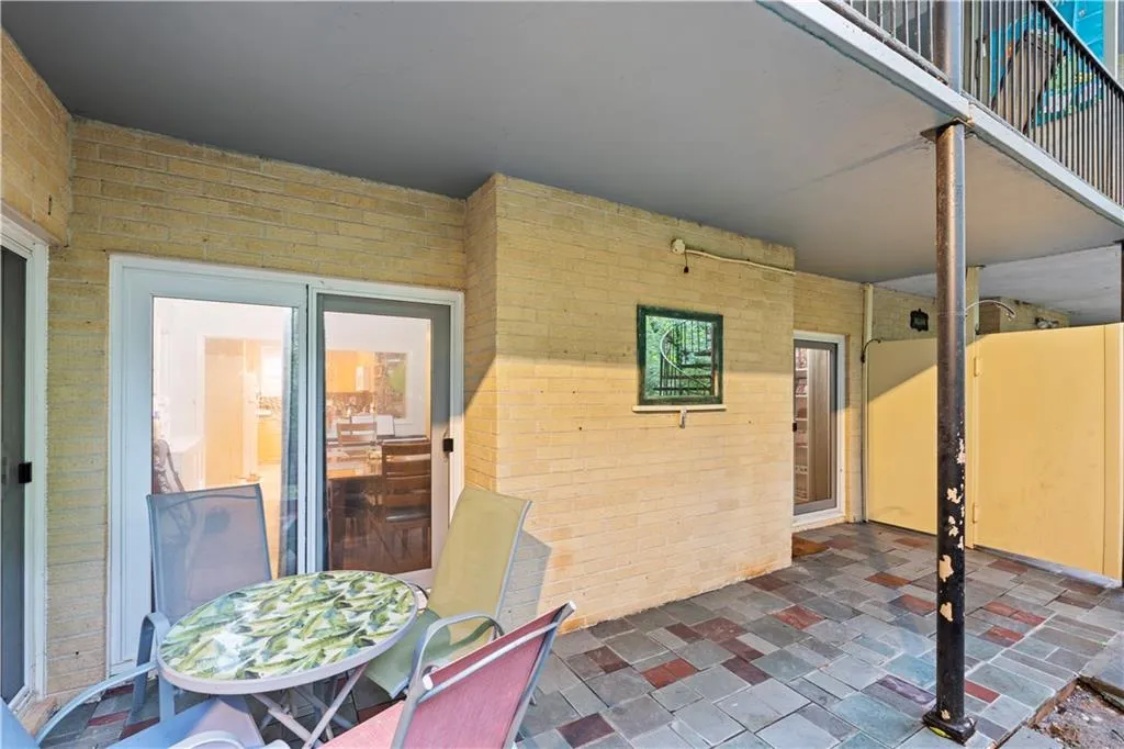 5400 Roswell Road Apt L6, Sandy Springs, Georgia 30342, 2 Bedrooms Bedrooms, ,2 BathroomsBathrooms,Residential,For Sale,5400 Roswell Road Apt L6,7698271