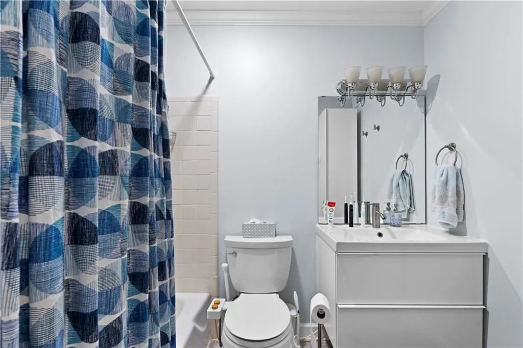5400 Roswell Road Apt L6, Sandy Springs, Georgia 30342, 2 Bedrooms Bedrooms, ,2 BathroomsBathrooms,Residential,For Sale,5400 Roswell Road Apt L6,7698271