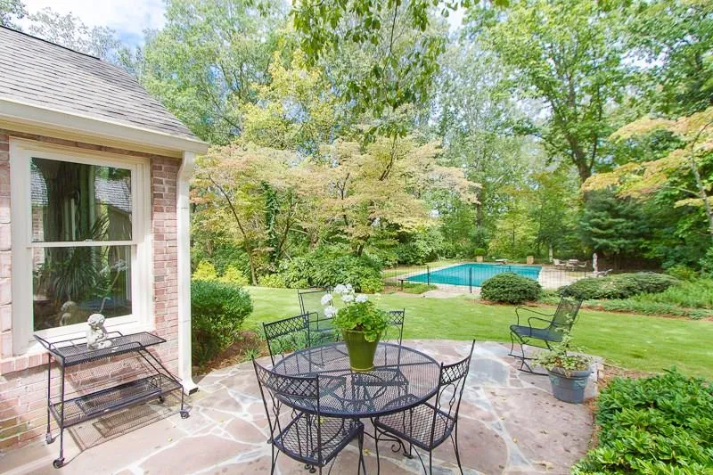 405 Heards Ferry Road, Sandy Springs, Georgia 30328, 4 Bedrooms Bedrooms, ,4 BathroomsBathrooms,Residential,Sold,405 Heards Ferry Road,5673376