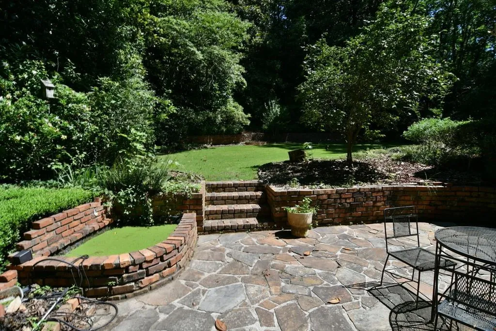 1090 Kingston Drive, Sandy Springs, Georgia 30342, 5 Bedrooms Bedrooms, ,3 BathroomsBathrooms,Residential,Sold,1090 Kingston Drive,6122528