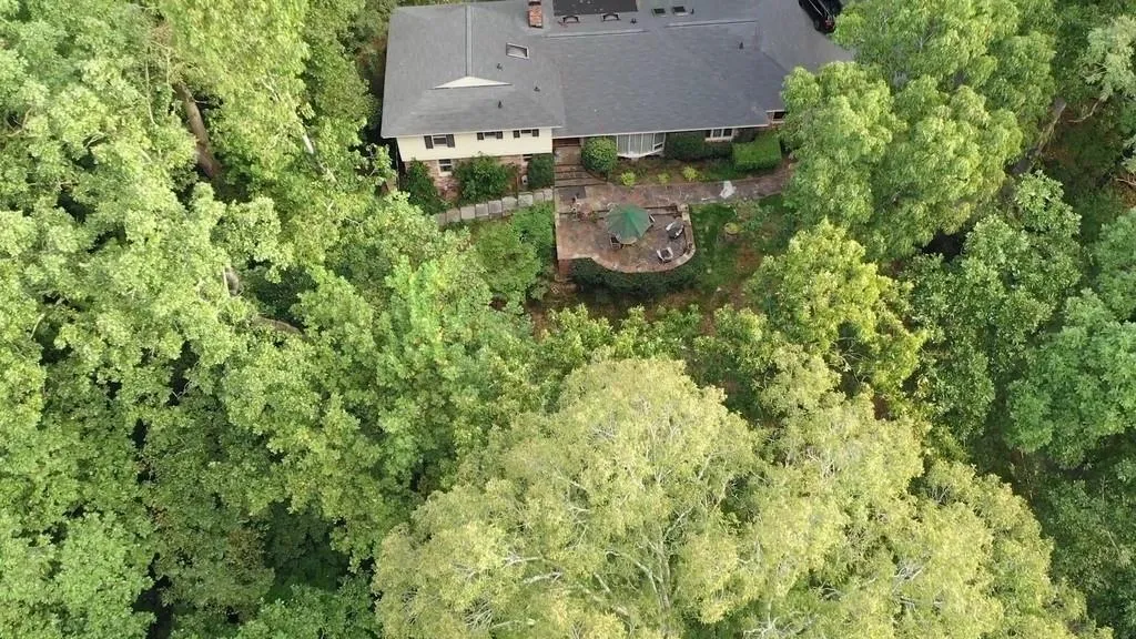 1090 Kingston Drive, Sandy Springs, Georgia 30342, 5 Bedrooms Bedrooms, ,3 BathroomsBathrooms,Residential,Sold,1090 Kingston Drive,6122528