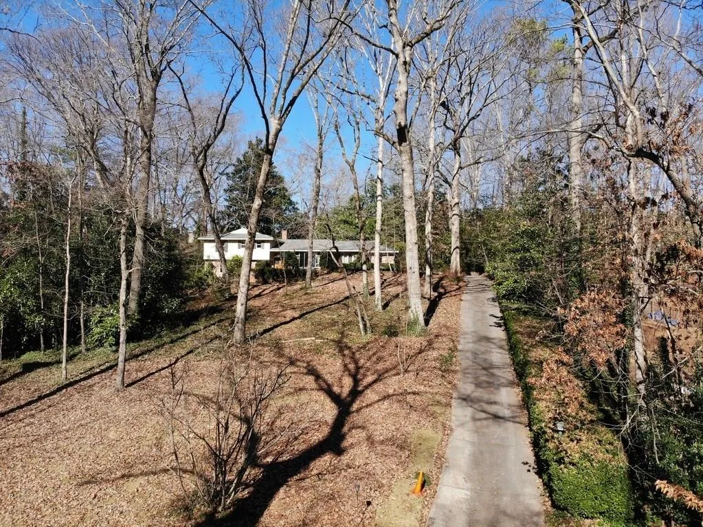 1090 Kingston Drive, Sandy Springs, Georgia 30342, 5 Bedrooms Bedrooms, ,3 BathroomsBathrooms,Residential,Sold,1090 Kingston Drive,6122528