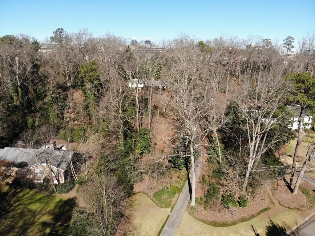 1090 Kingston Drive, Sandy Springs, Georgia 30342, 5 Bedrooms Bedrooms, ,3 BathroomsBathrooms,Residential,Sold,1090 Kingston Drive,6122528