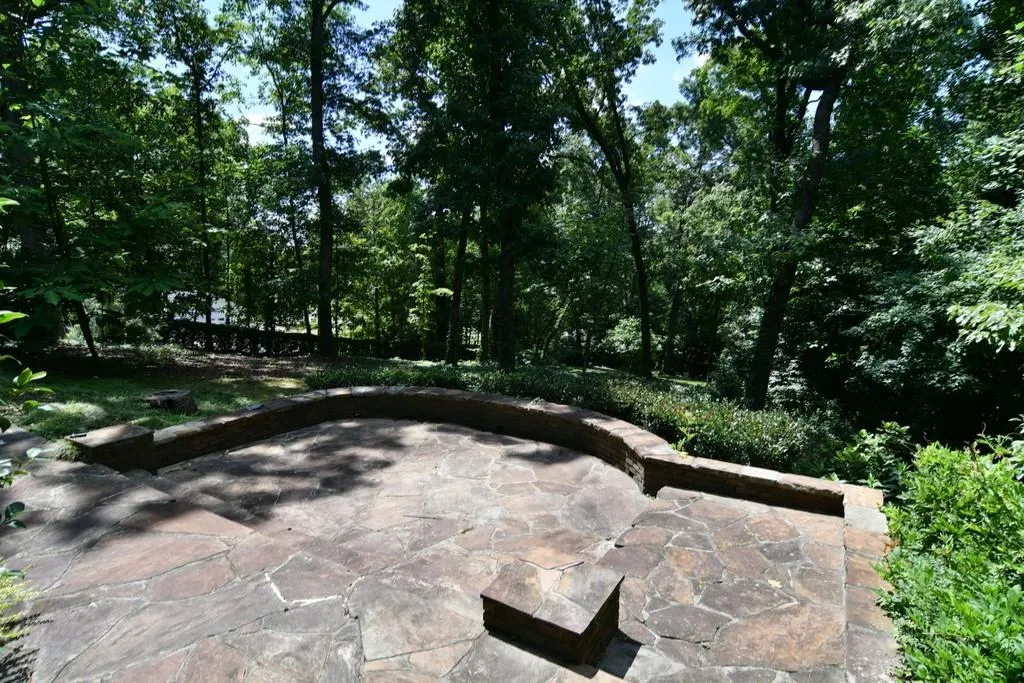 1090 Kingston Drive, Sandy Springs, Georgia 30342, 5 Bedrooms Bedrooms, ,3 BathroomsBathrooms,Residential,Sold,1090 Kingston Drive,6122528