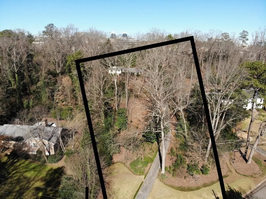 1090 Kingston Drive, Sandy Springs, Georgia 30342, 5 Bedrooms Bedrooms, ,3 BathroomsBathrooms,Residential,Sold,1090 Kingston Drive,6122528