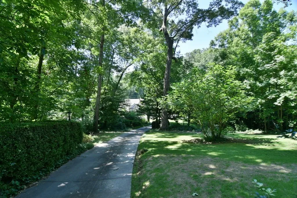 1090 Kingston Drive, Sandy Springs, Georgia 30342, 5 Bedrooms Bedrooms, ,3 BathroomsBathrooms,Residential,Sold,1090 Kingston Drive,6122528