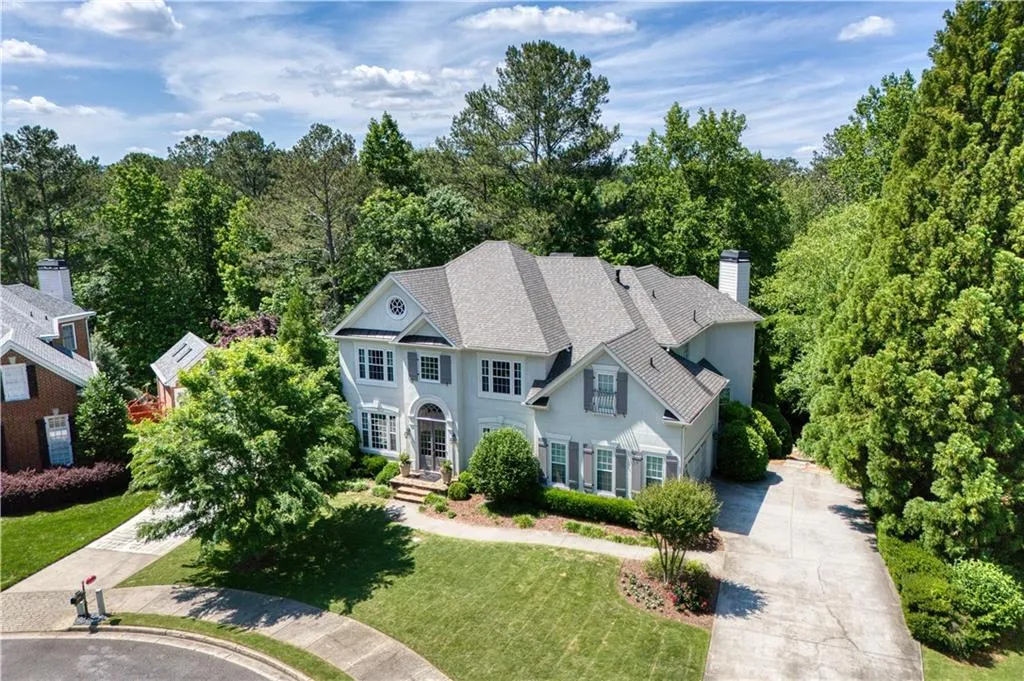 4392 Creek Wood Close, Atlanta, Georgia 30342, 5 Bedrooms Bedrooms, ,4 BathroomsBathrooms,Residential,Sold,4392 Creek Wood Close,7419095