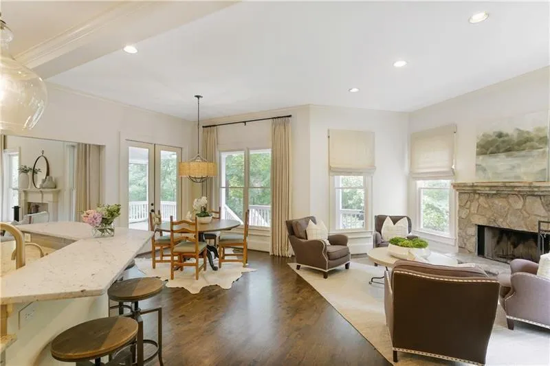 4392 Creek Wood Close, Atlanta, Georgia 30342, 5 Bedrooms Bedrooms, ,4 BathroomsBathrooms,Residential,Sold,4392 Creek Wood Close,7419095